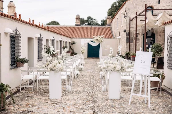 All-White Romance in Historic Maškovića Han