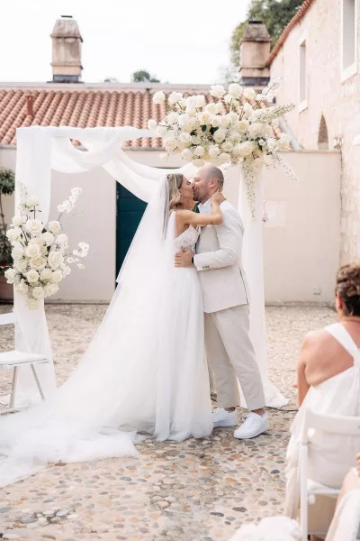 All-White Romance in Historic Maškovića Han
