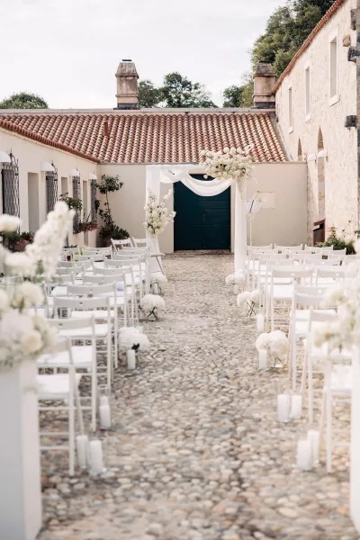 All-White Romance in Historic Maškovića Han