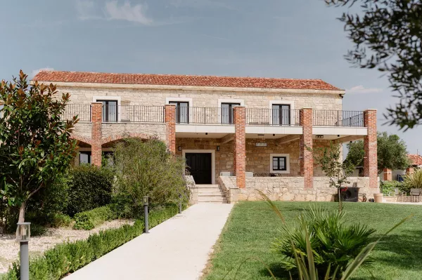 Villa Emilio, Murvica