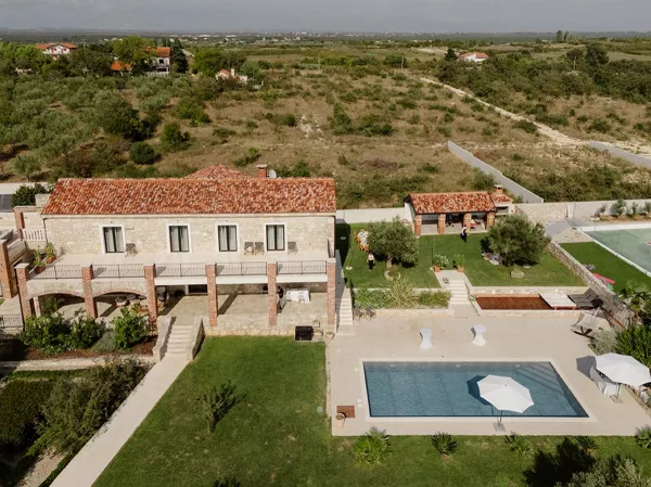 Villa Emilio, Murvica